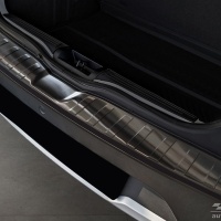 Kryt prahu zadn�ch dve�� nerez �ern� Dacia Spring hatchback 5dv. -- rok v�roby 2021-24